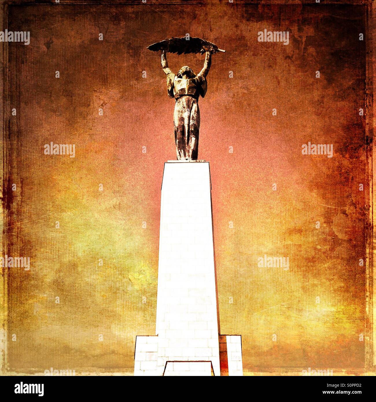 Freedom statue hi-res stock photography and images - Alamy