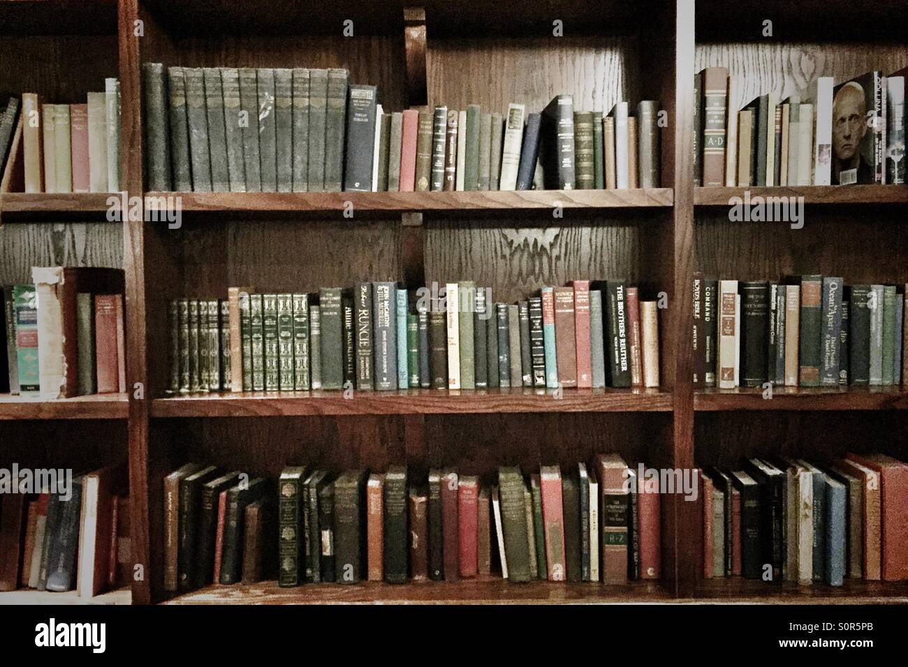 Bookcase full of books hires stock photography and images Alamy