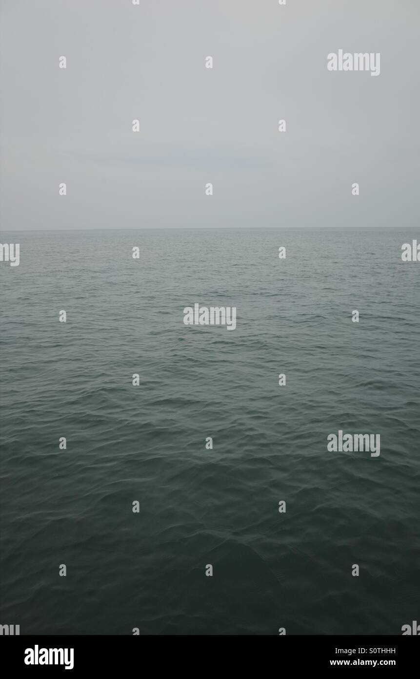 Ocean horizon line hi-res stock photography and images - Alamy