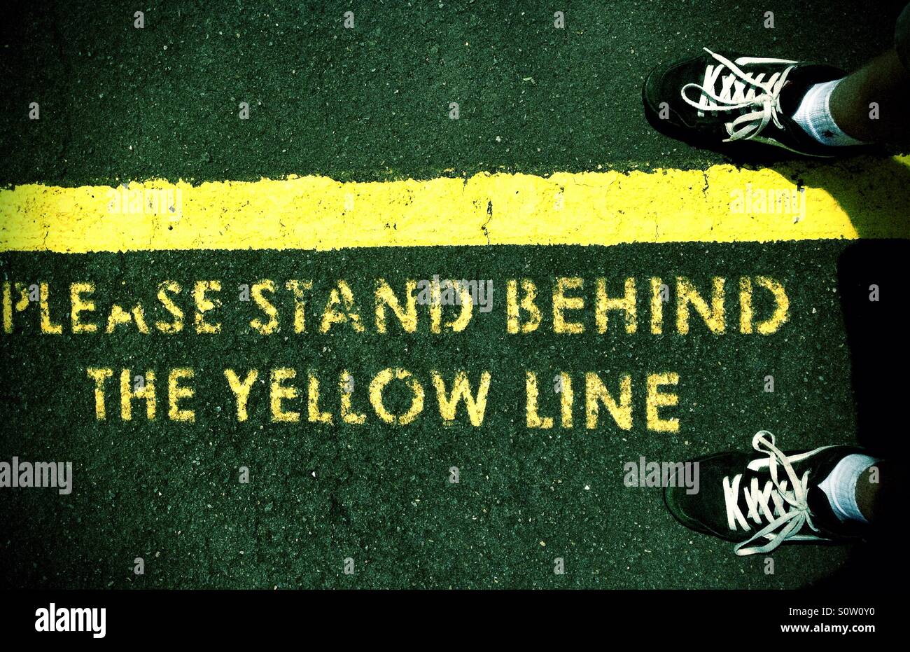Please stand behind line hires stock photography and images Alamy