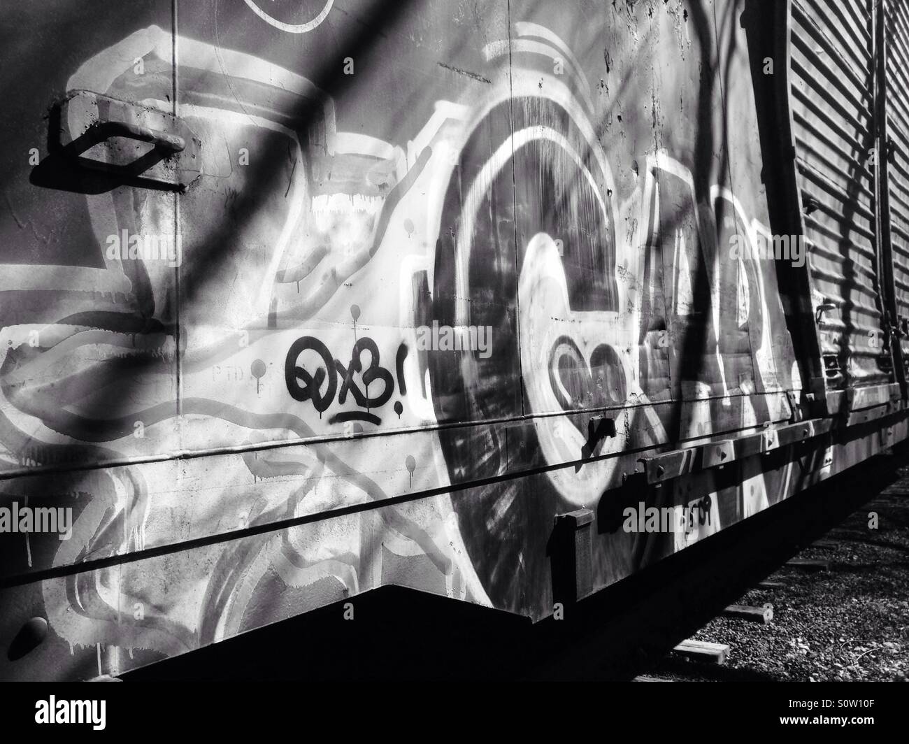 Black and white graffiti hi-res stock photography and images - Alamy