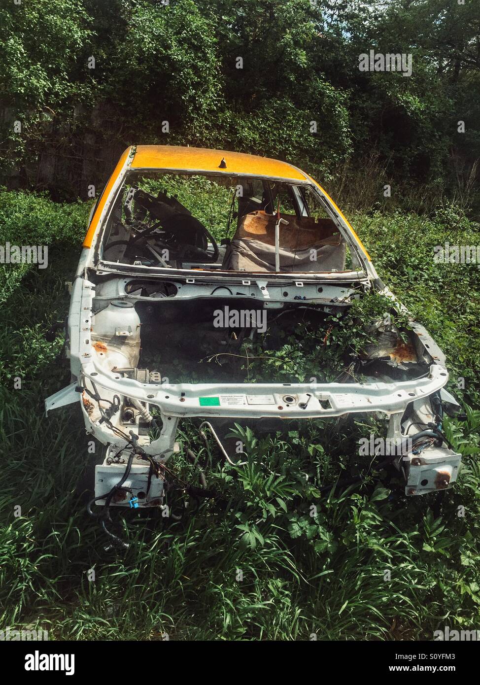 Unwanted old car hi-res stock photography and images - Alamy