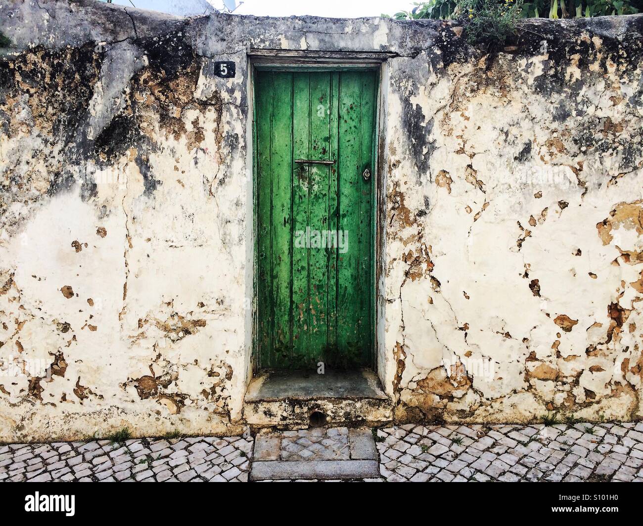 Behind the green door hires stock photography and images Alamy