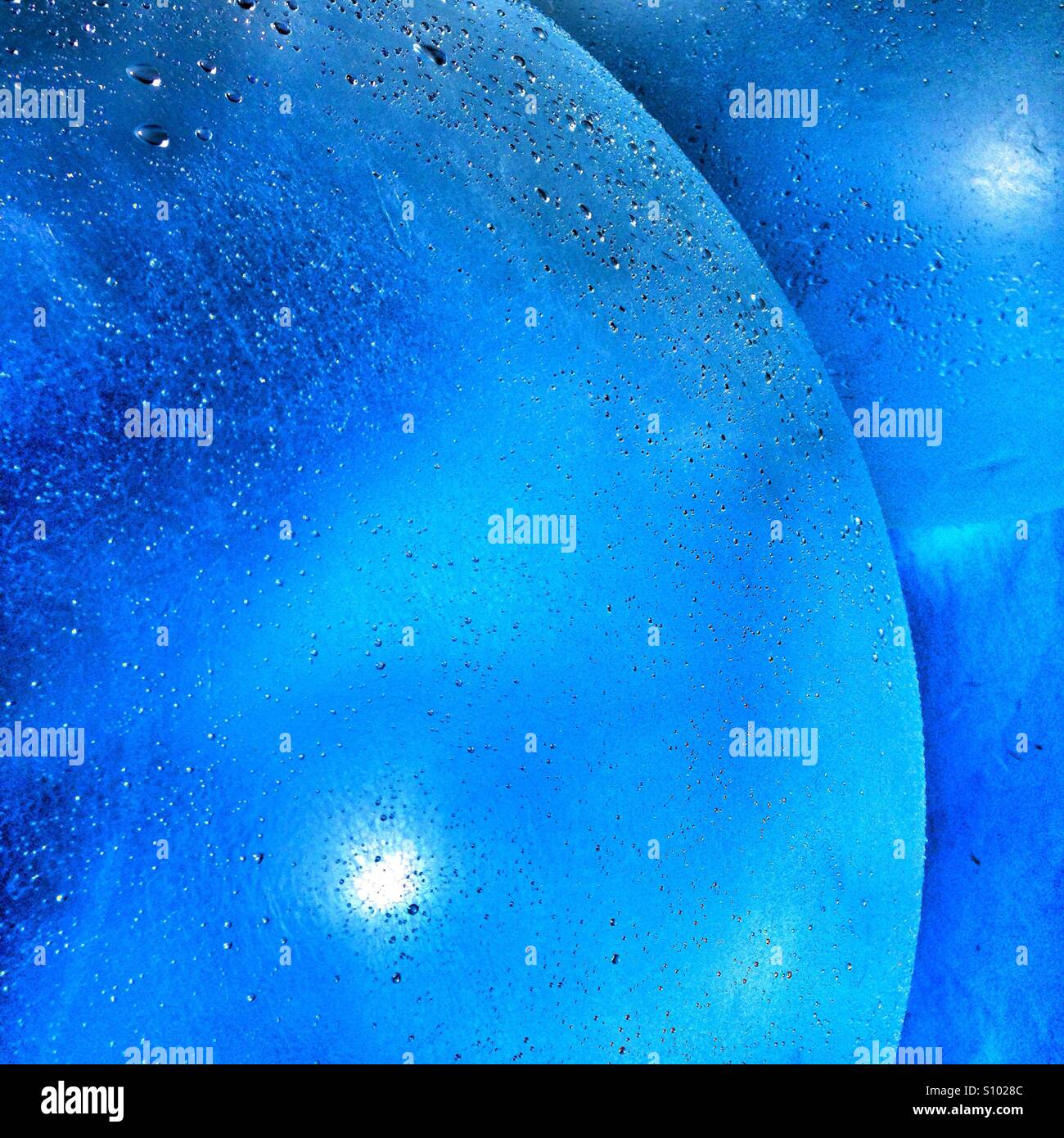 Beach ball swimming pool hi-res stock photography and images - Alamy