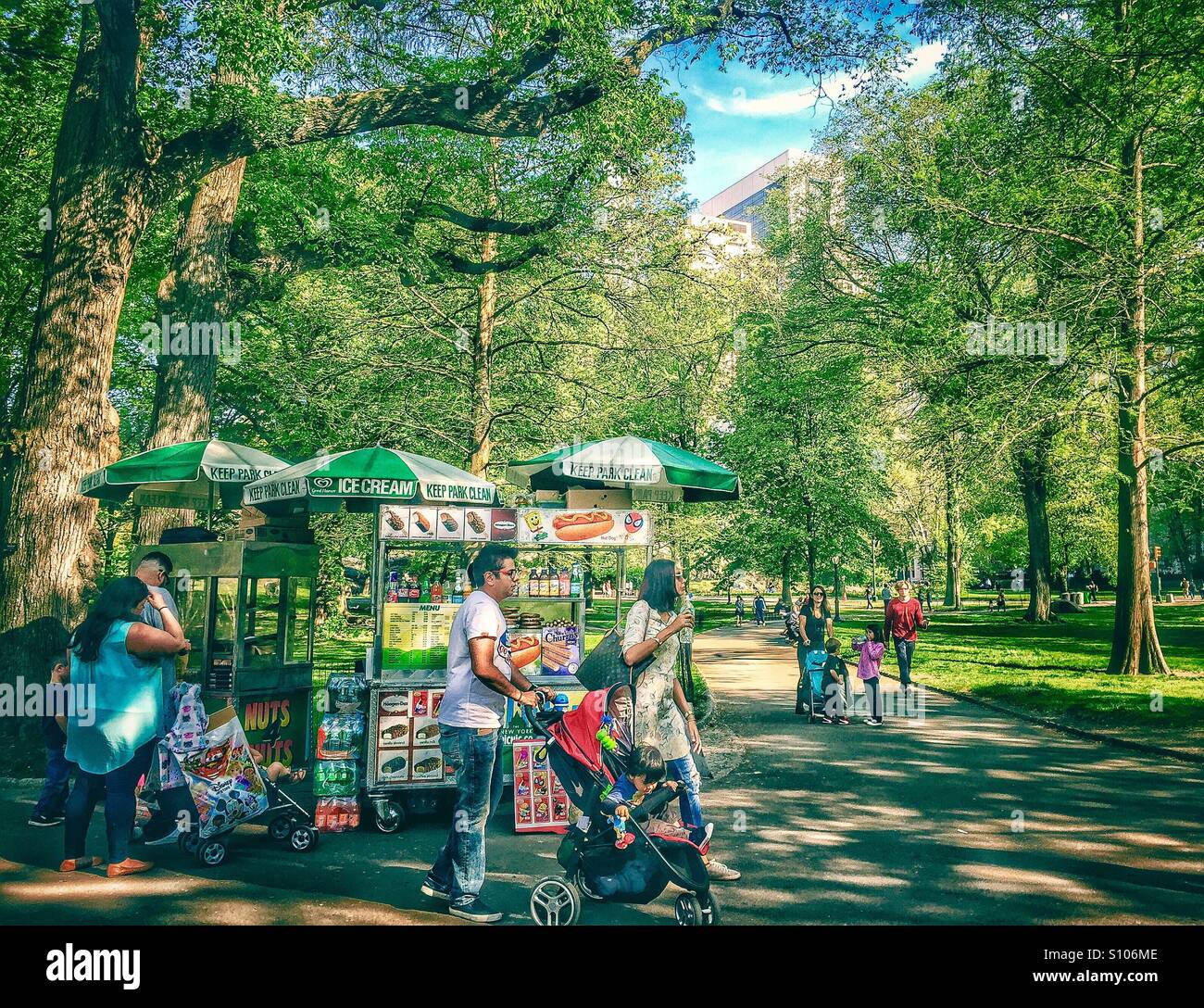 Family time in Central Park, New York Stock Photo