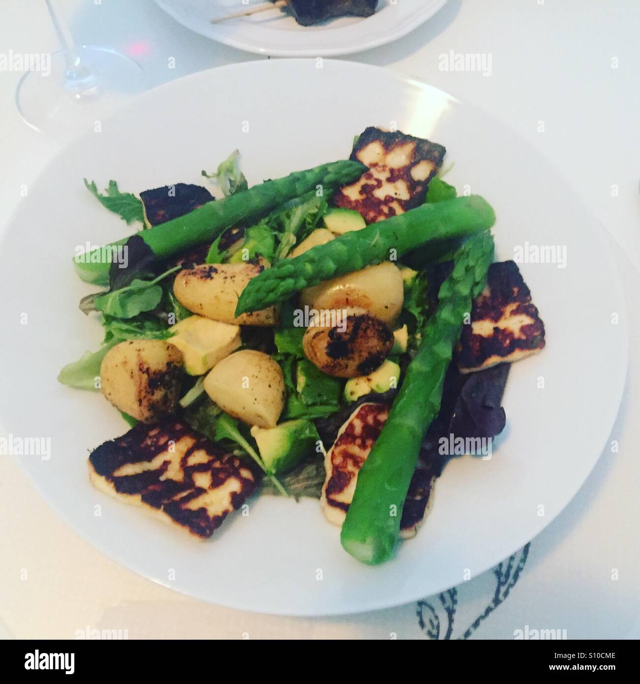 Summer Halloumi and asparagus salad Stock Photo