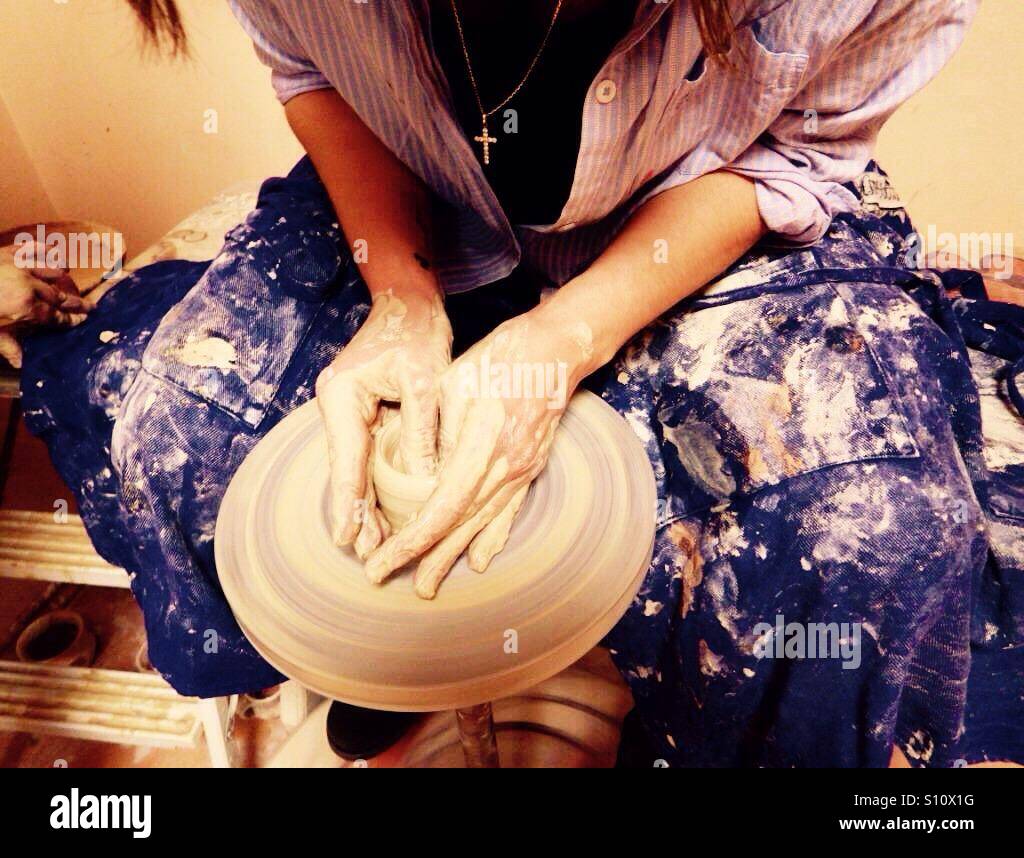 Pottery class hi-res stock photography and images - Alamy