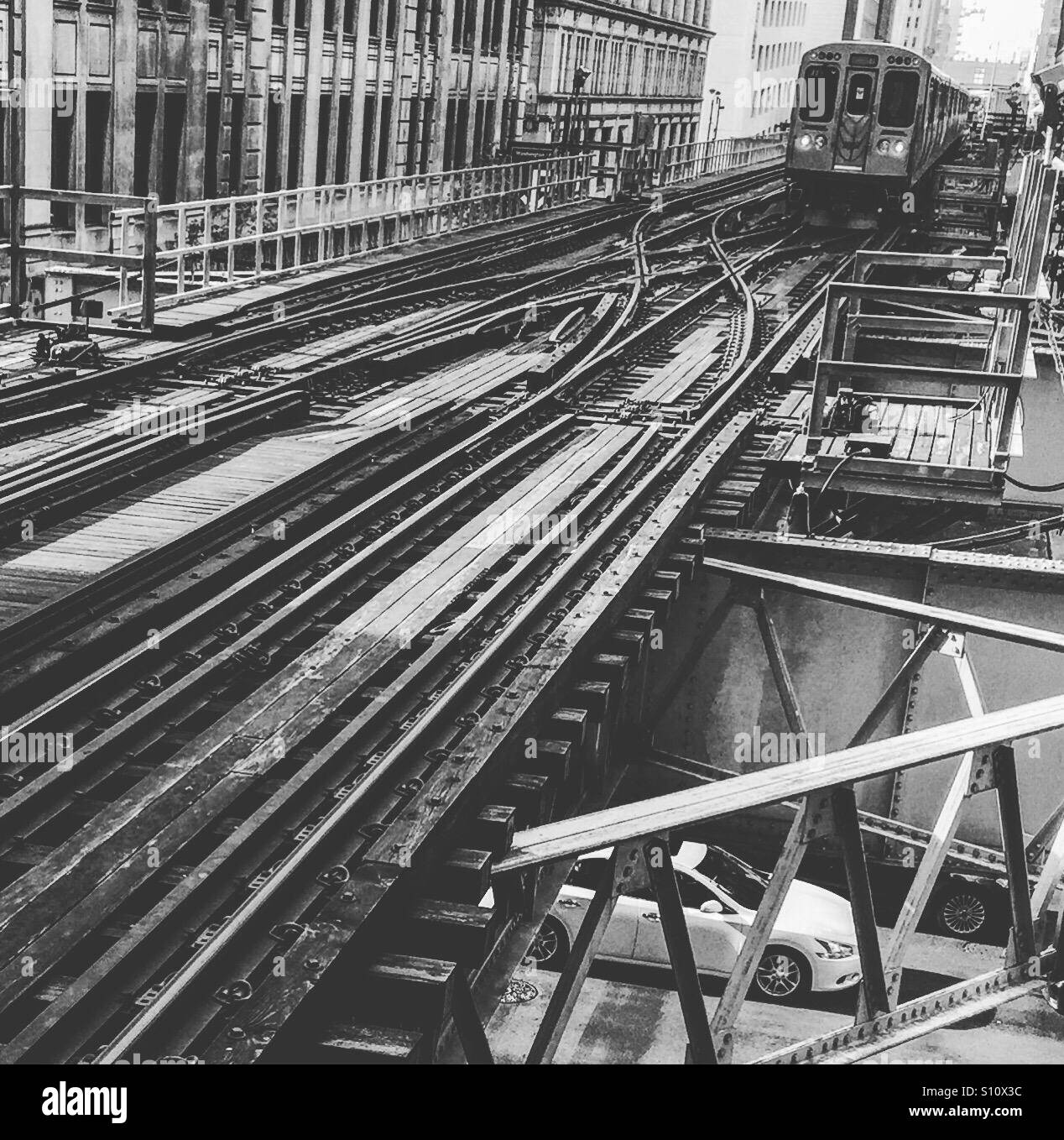 Elevated train chicago Black and White Stock Photos & Images - Alamy