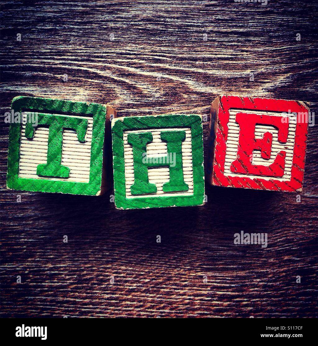 French word THÉ meaning TEA, done with wood blocks alphabet letters