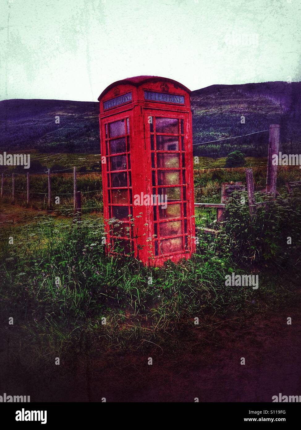 Old red telephone box Stock Photo - Alamy