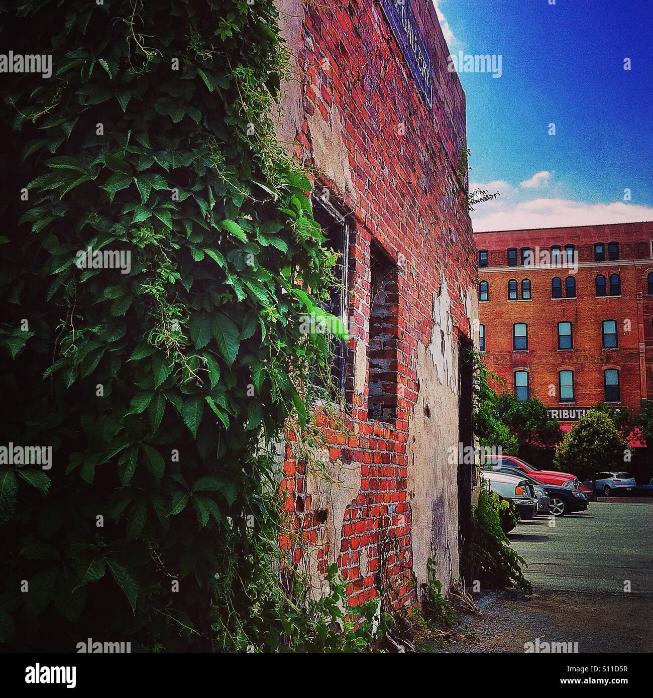 Ivy Covered Brick Building in Downtown Omaha, Nebraska Stock Photo Alamy