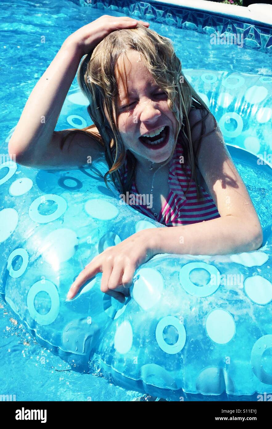 Bump heads in the pool Stock Photo Alamy