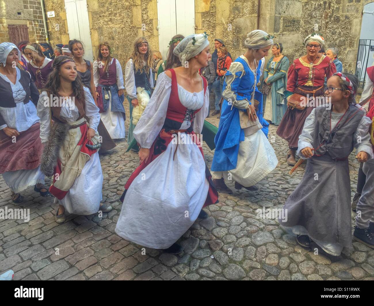 Mediaval costume hi-res stock photography and images - Alamy