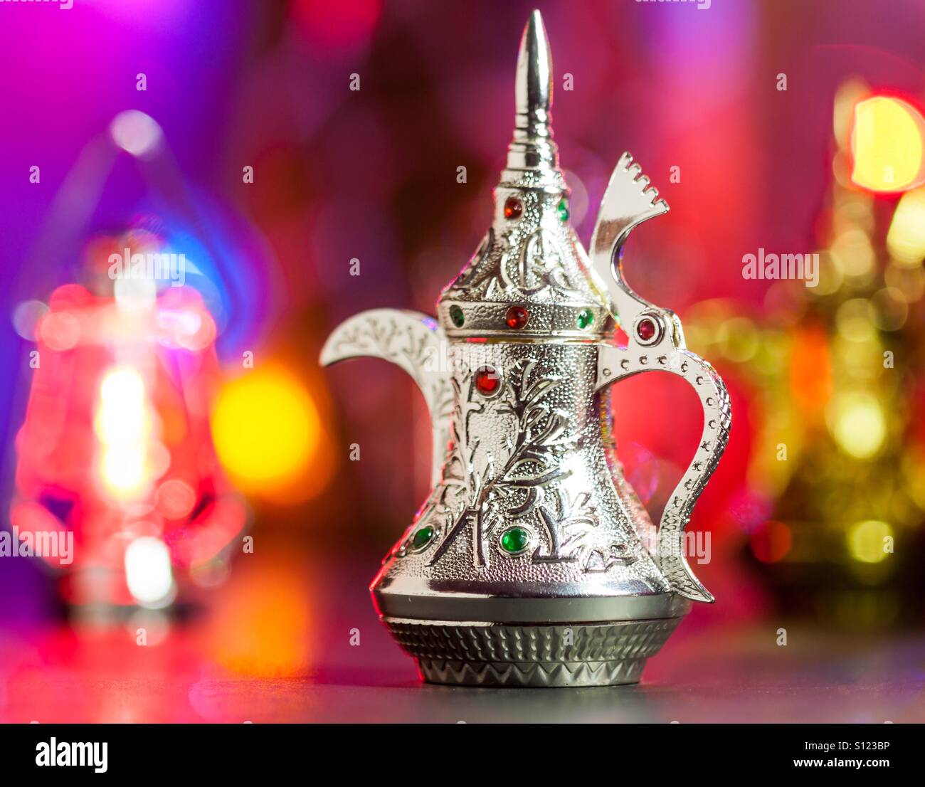 Arabic coffee pot hires stock photography and images Alamy