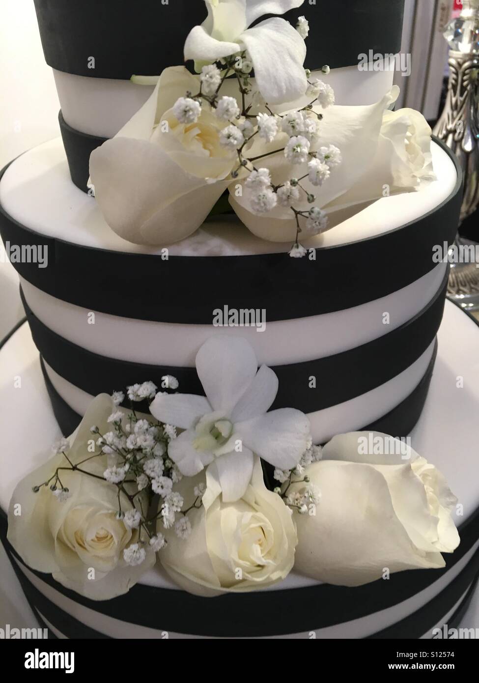 Wedding celebration cake hires stock photography and images Alamy