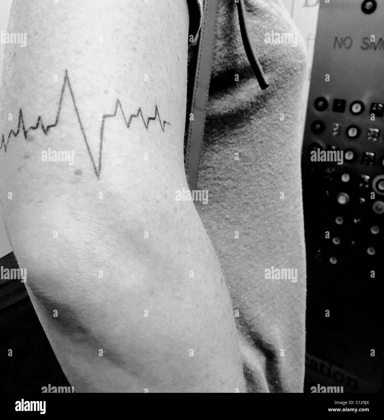 heart beat tattoo S129JX