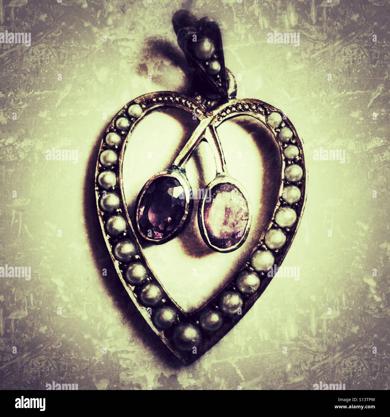 Amethyst heart hi-res stock photography and images - Alamy