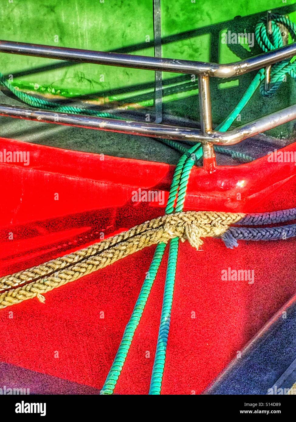 Mooring lines of a boat Stock Photo Alamy