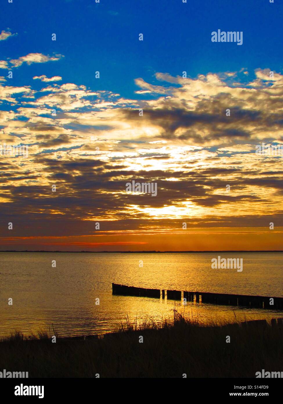 Pretty sunrise hi-res stock photography and images - Alamy