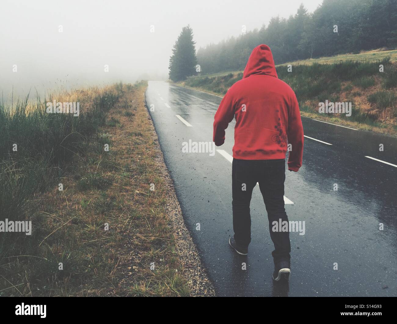 Alone man walking sad hi-res stock photography and images - Alamy