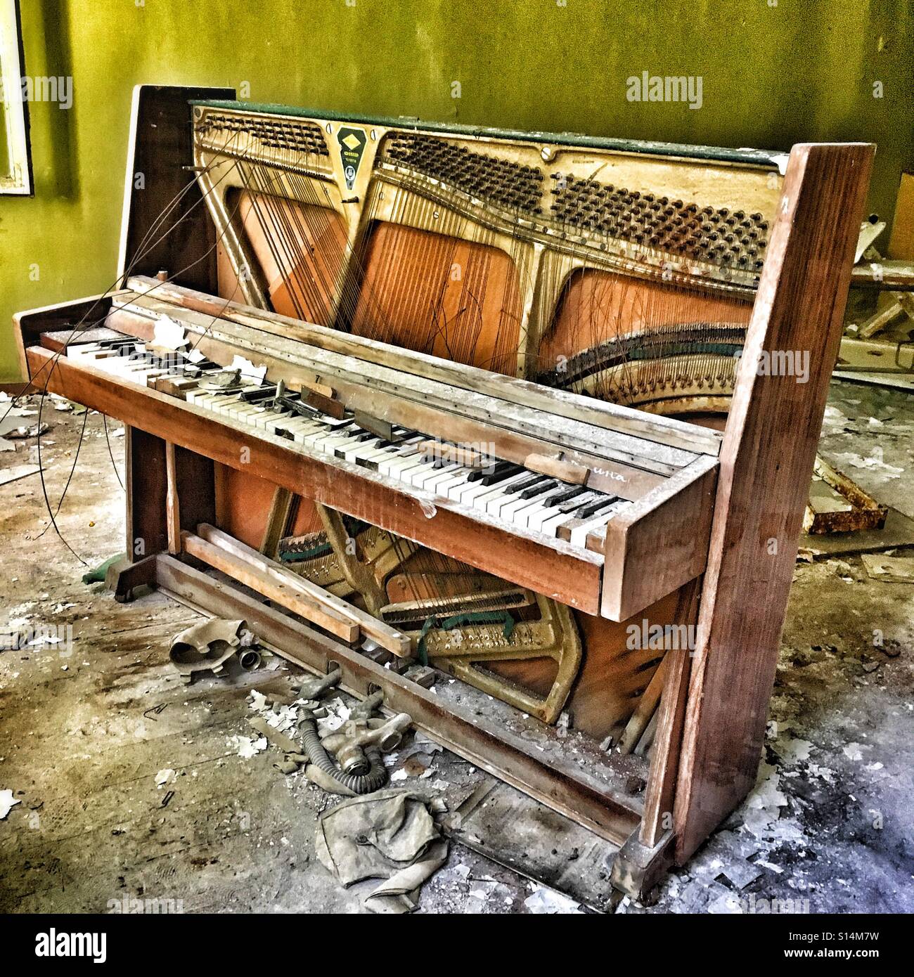 Destroyed piano in Pripyat ghost town, Ukraine Stock Photo - Alamy