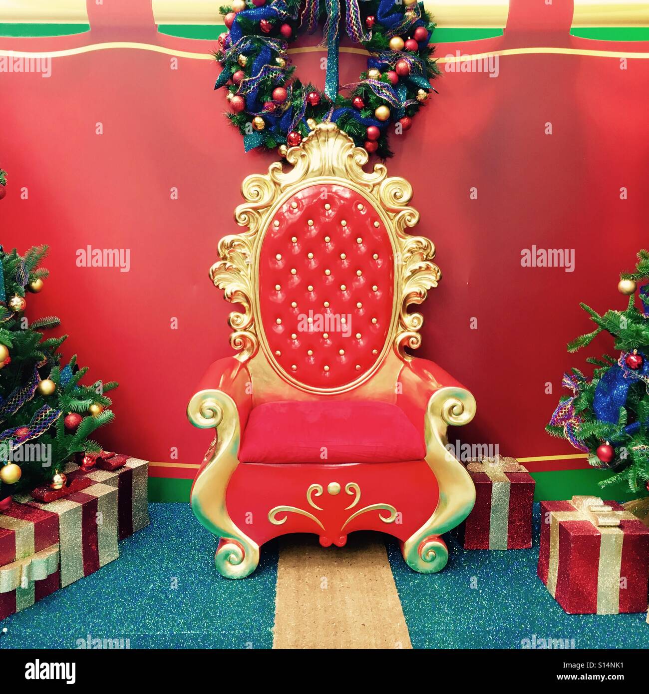 Empty chair christmas hi-res stock photography and images - Alamy