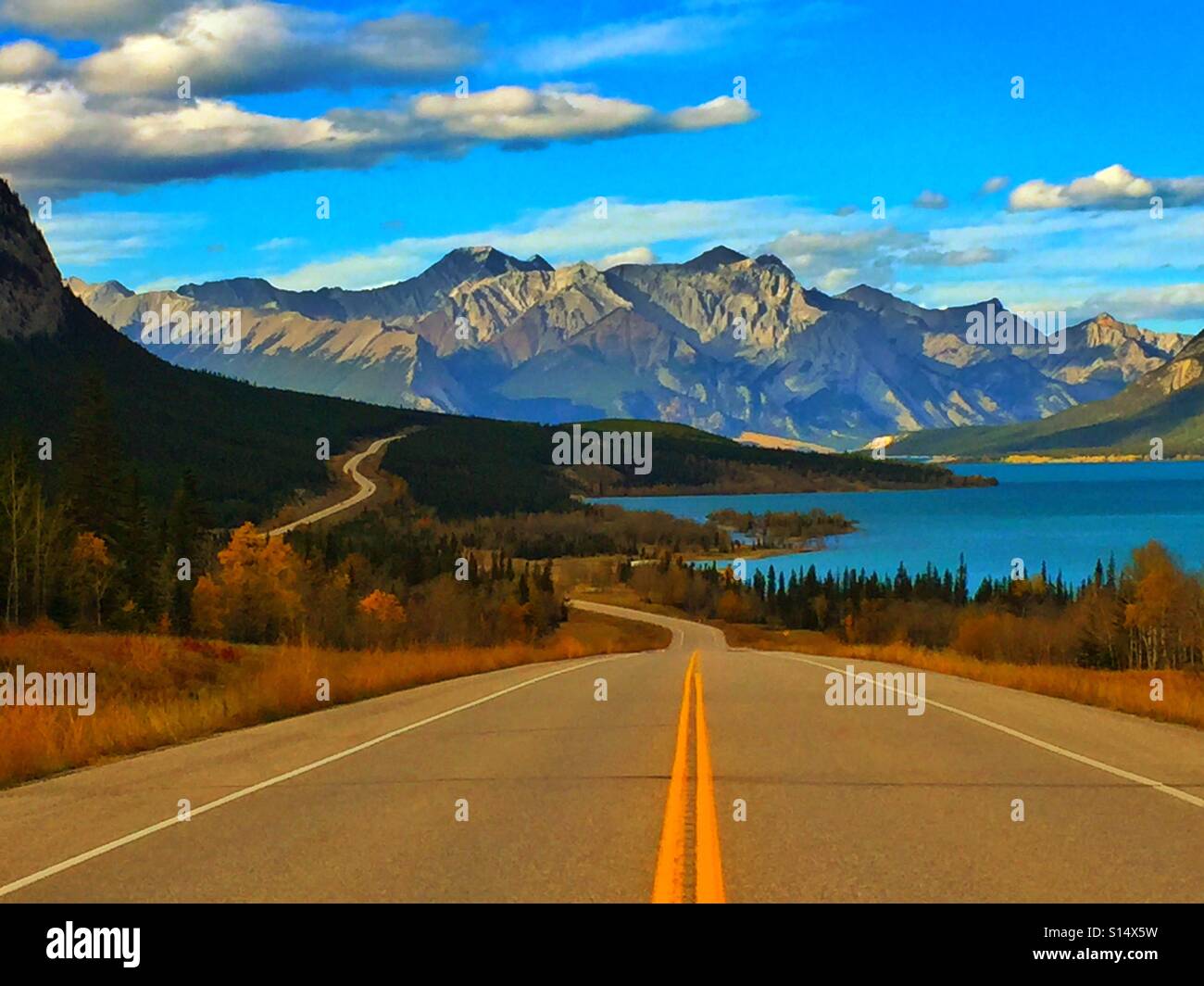 David Thompson Highway And Abraham Lake Alberta Stock Photo Alamy