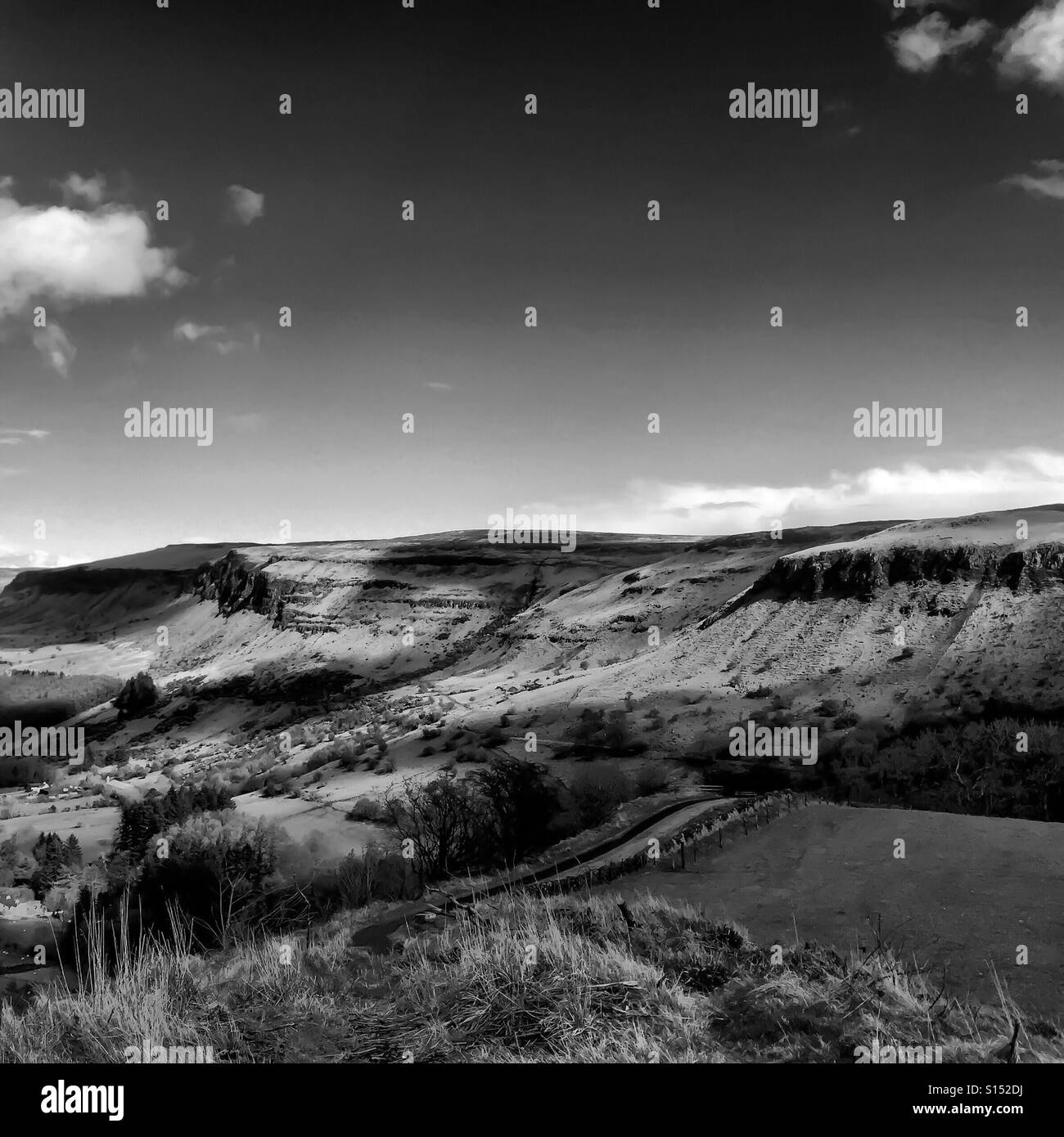 Black and white landscape of hills hi-res stock photography and images ...