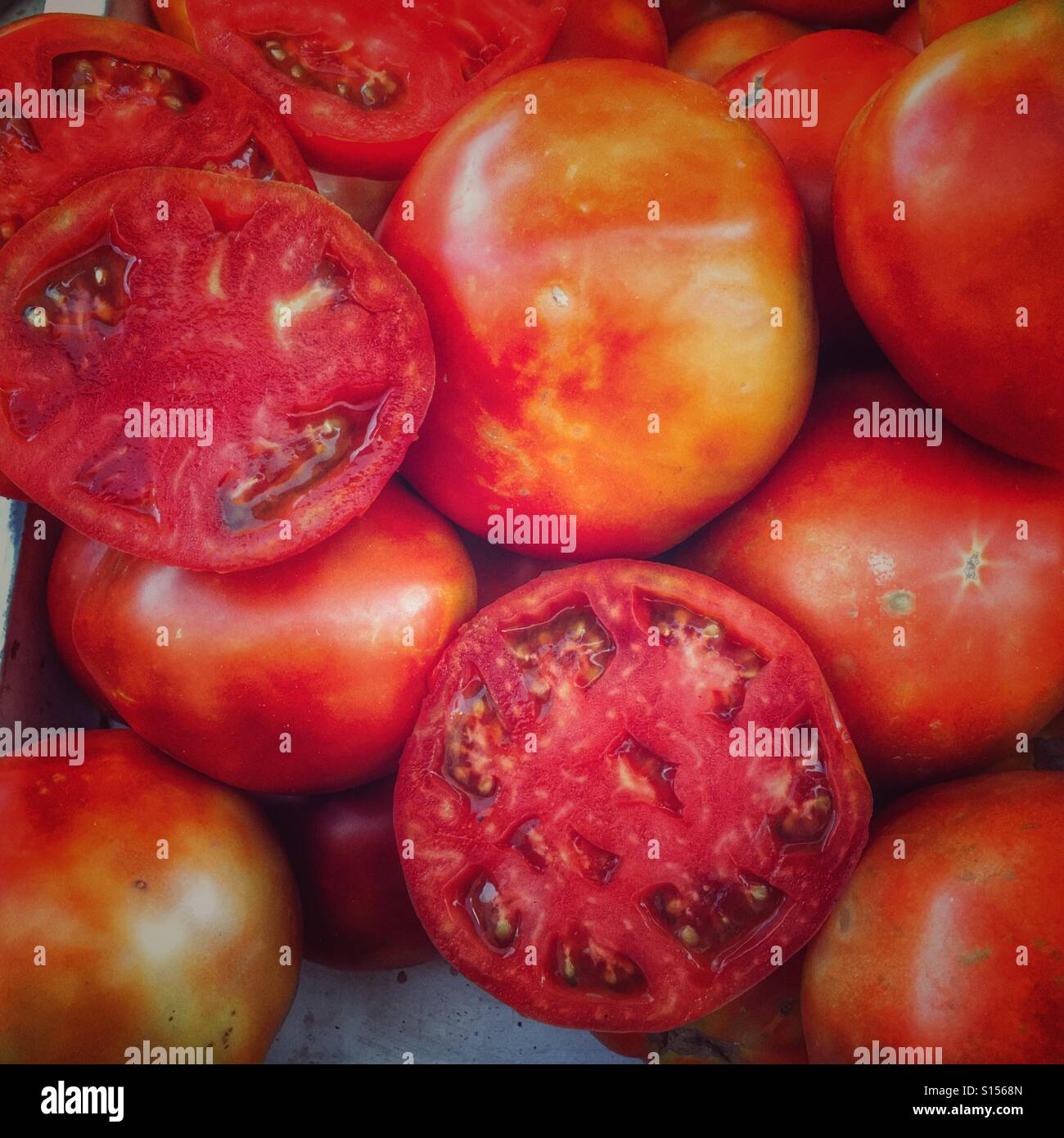 Tomatoes on a market stall Stock Photo - Alamy