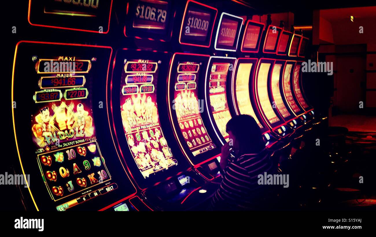 Slot machine casino hi-res stock photography and images - Alamy