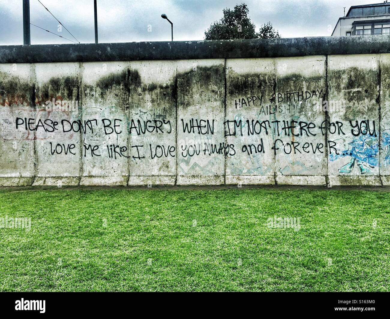 Message on the Berlin wall Stock Photo Alamy