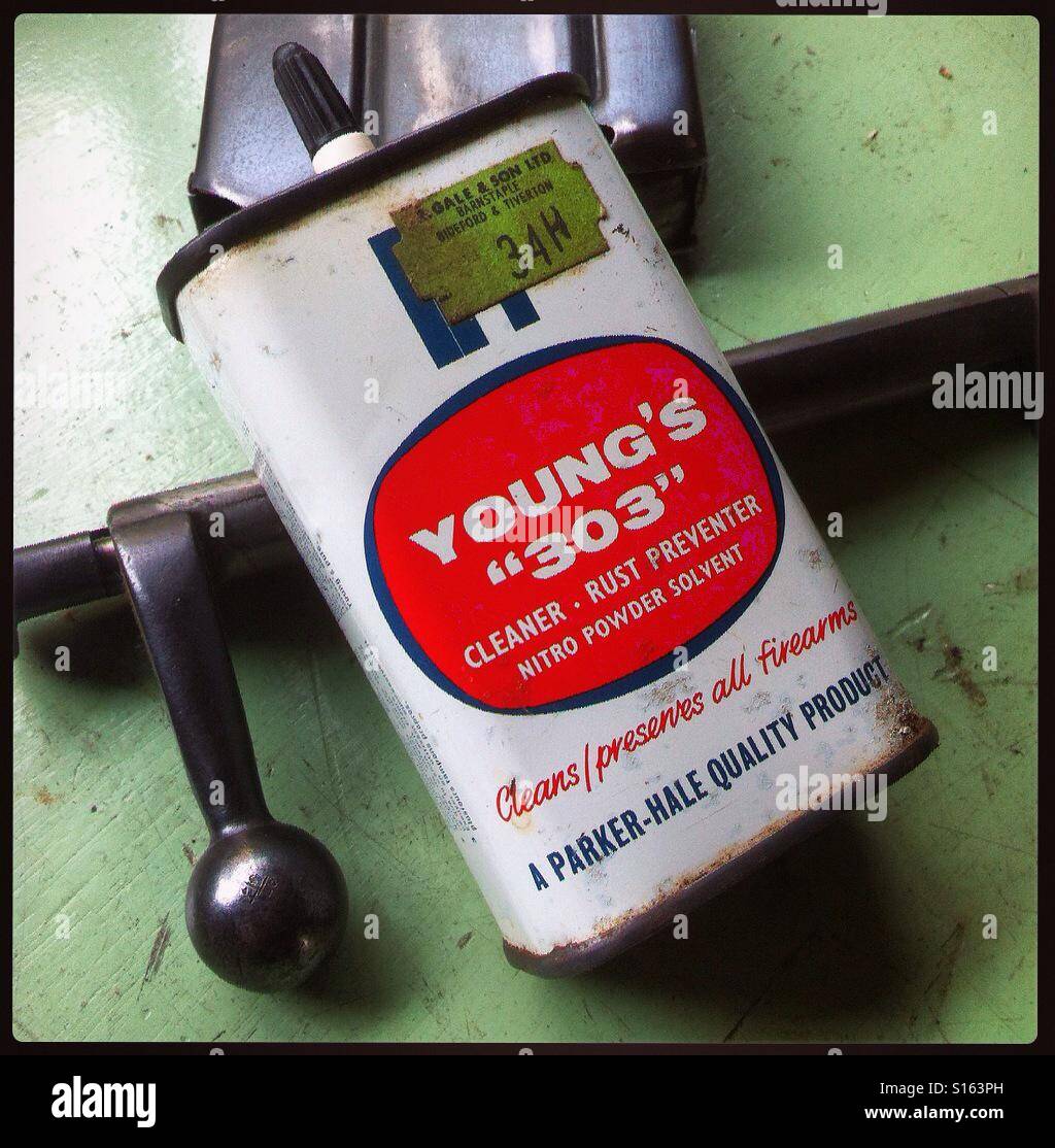 Gun oil can Stock Photo Alamy