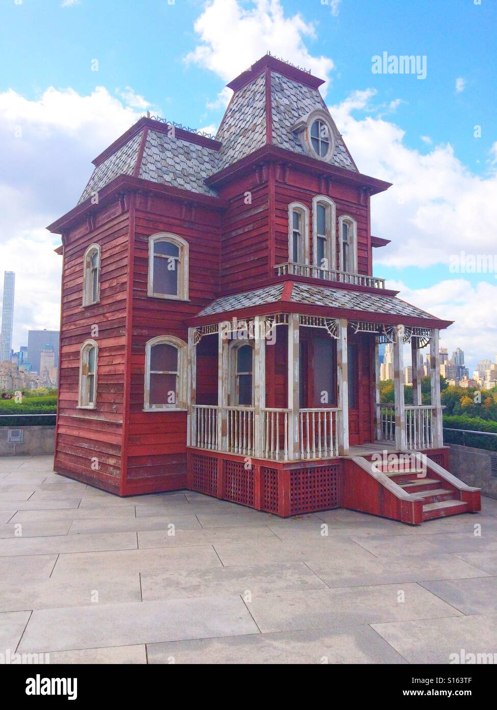 Cornelia Parker psycho barn installation on the roof of the Met museum, New York City, United States of America. - Smartphone Captured Stock Image