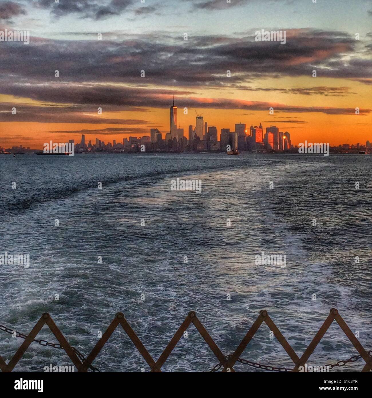New york sunrise hi-res stock photography and images - Alamy