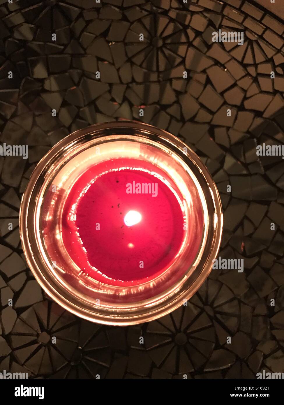 Candle in the wind hires stock photography and images Alamy