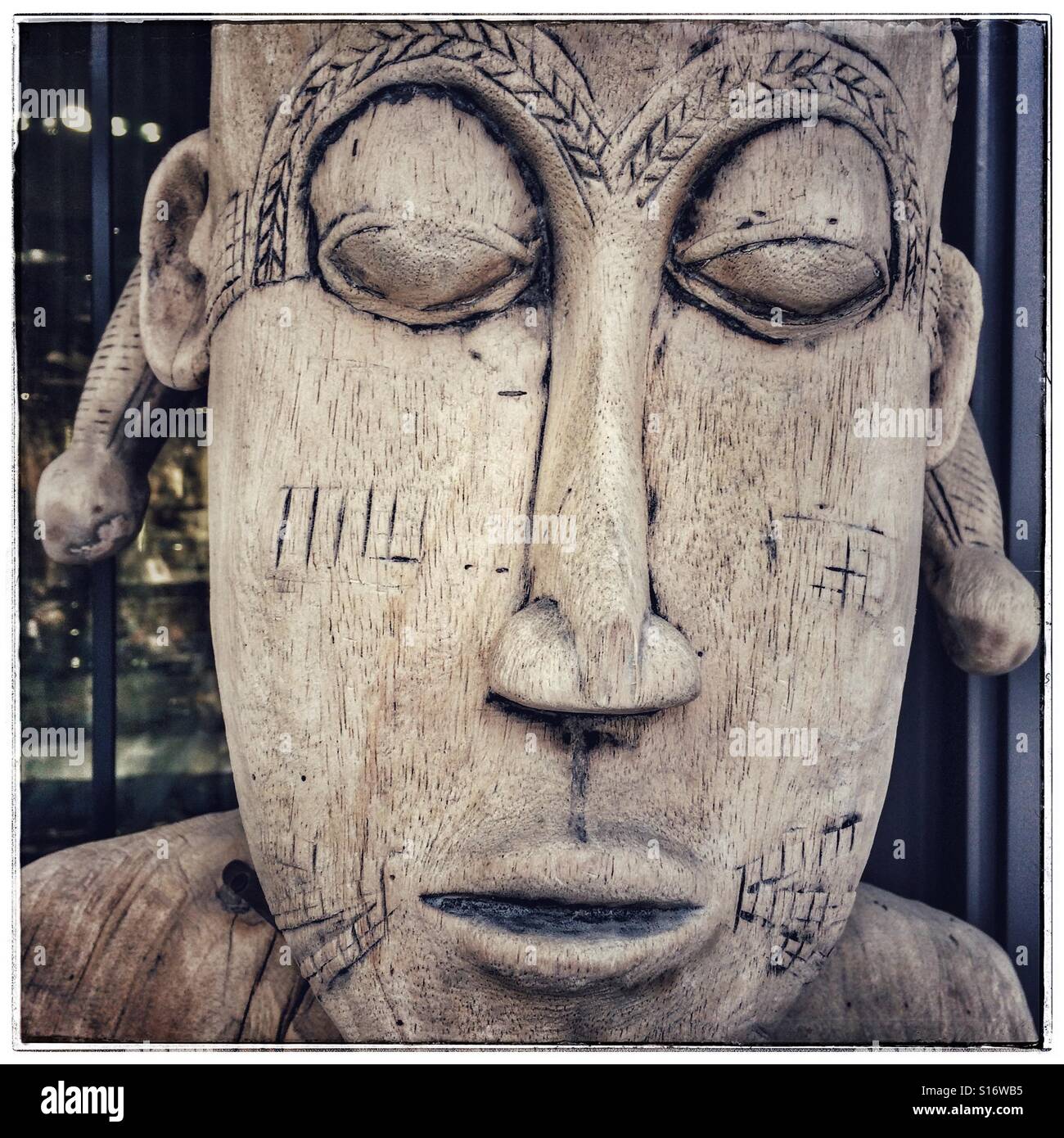 African Wood Sculpture High Resolution Stock Photography and Images - Alamy