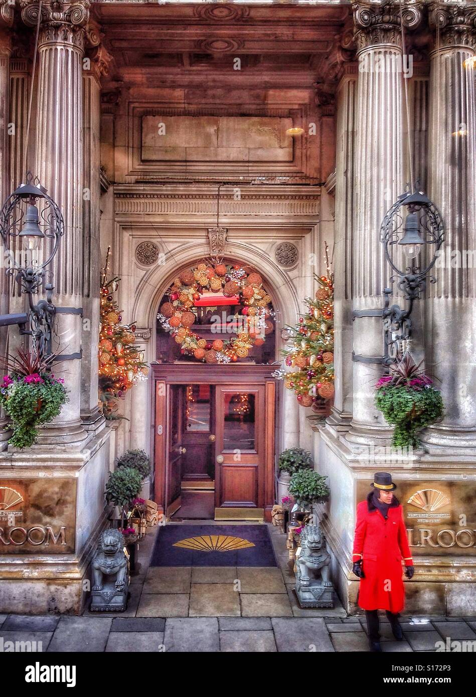 Mandarin Oriental Hotel, Knightsbridge at Christmas Stock Photo Alamy