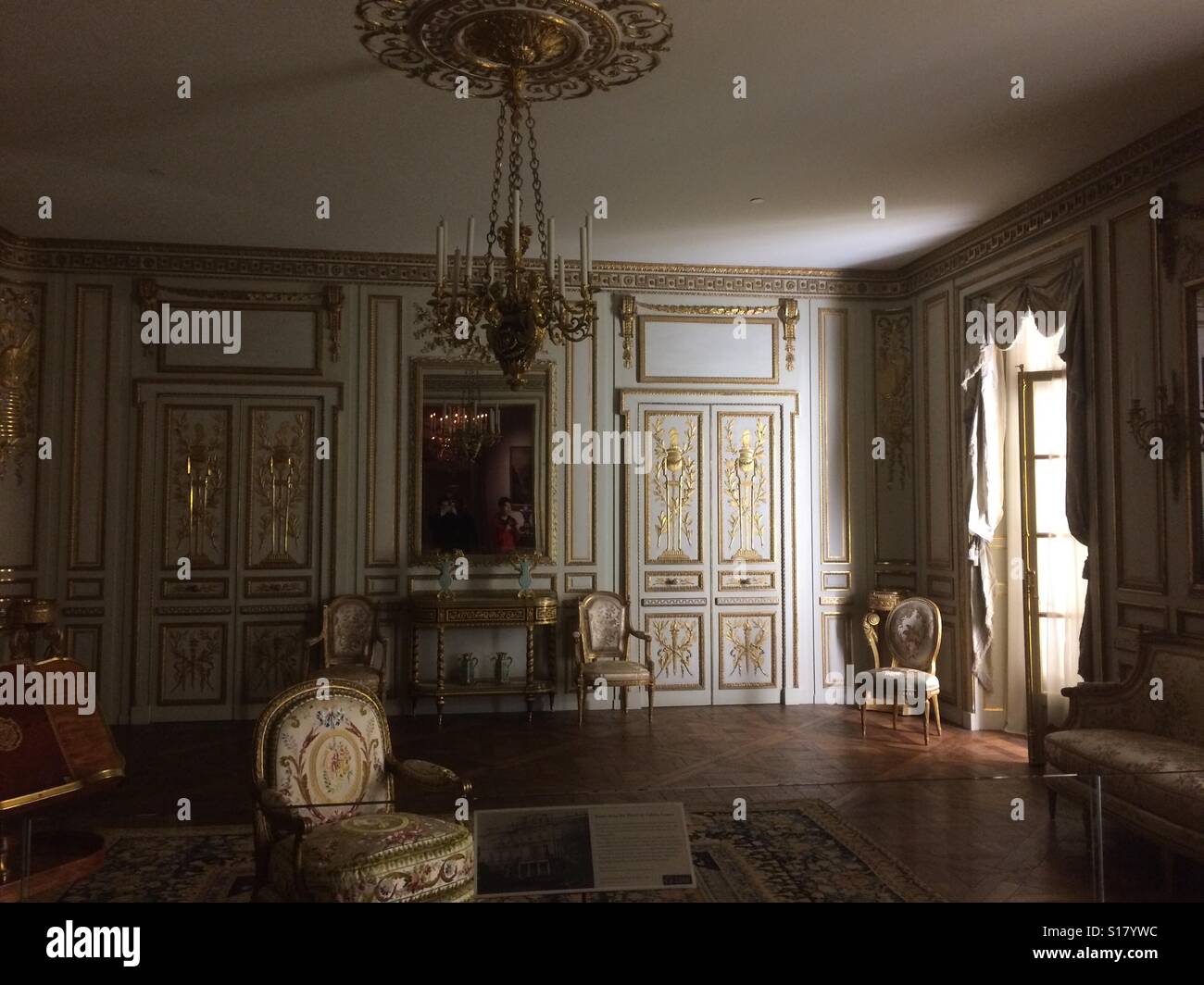 Victorian Style Living Room Stock Photo Alamy