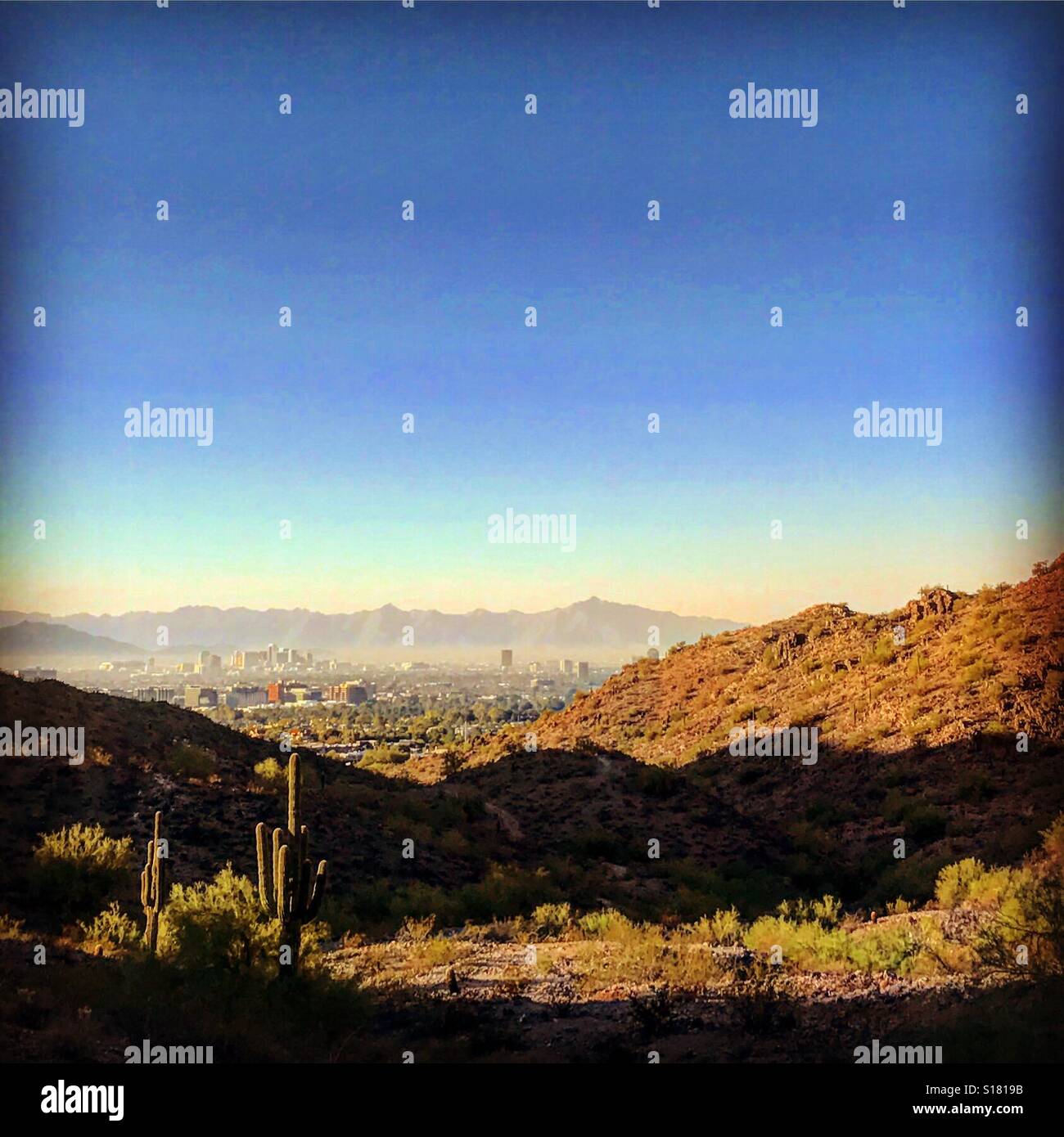 Desert scape hi-res stock photography and images - Alamy