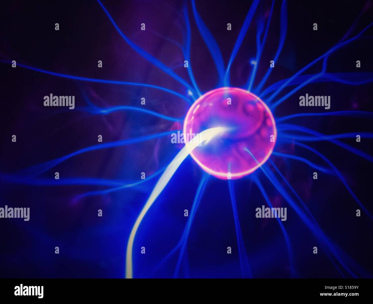 Plasma ball hires stock photography and images Alamy