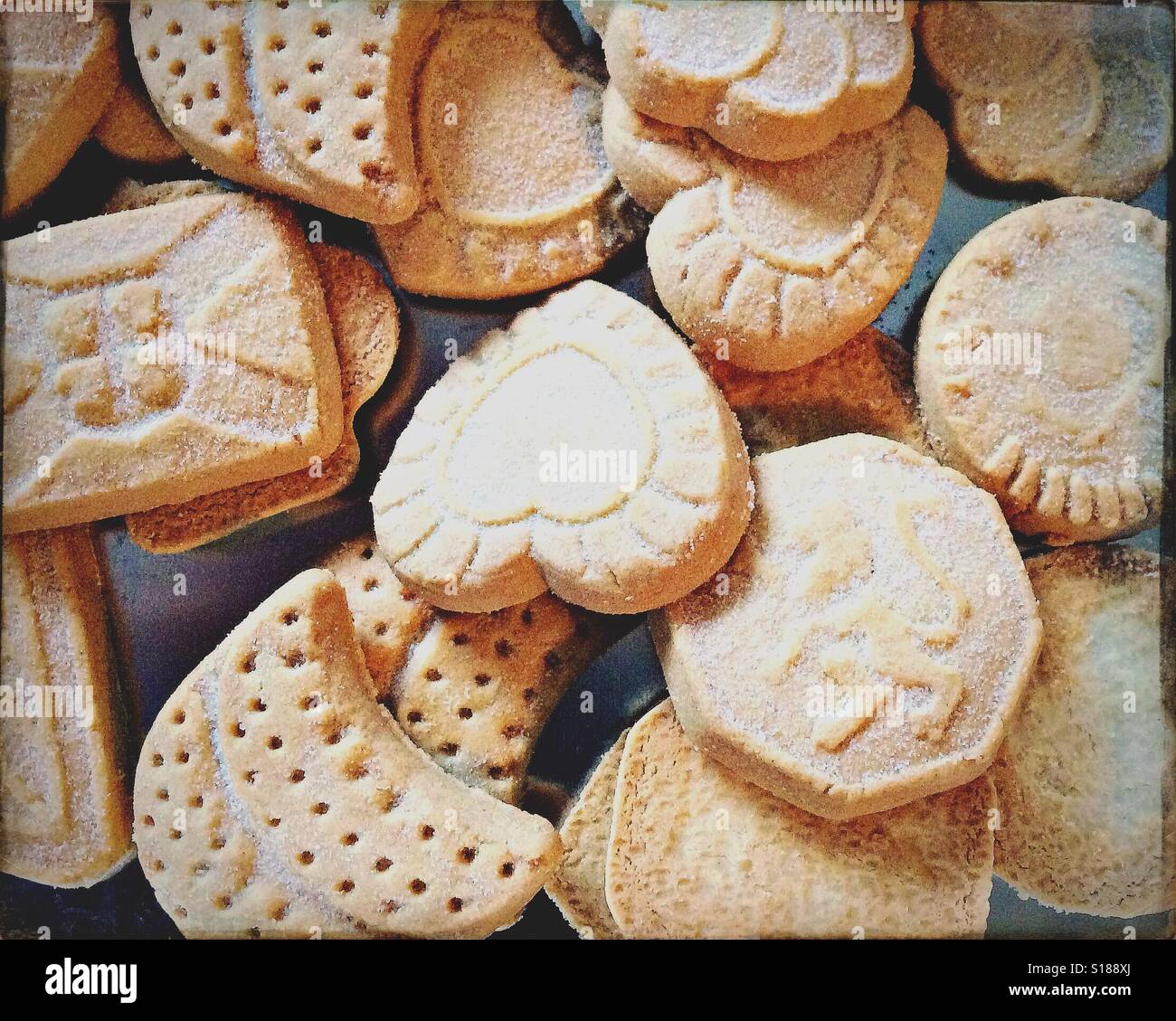 Shortbread biscuits tin hires stock photography and images Alamy