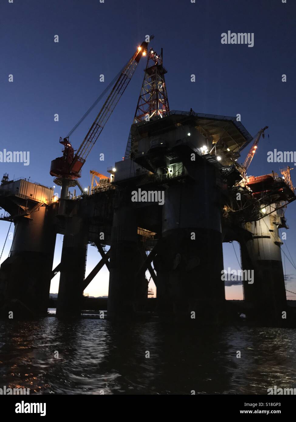 Early oil rig hi-res stock photography and images - Alamy