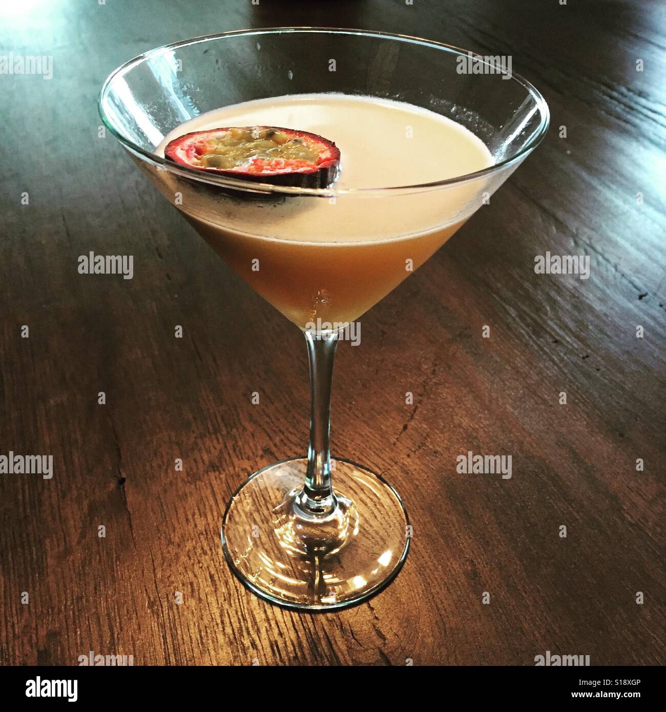 Passion fruit martini hi-res stock photography and images - Alamy