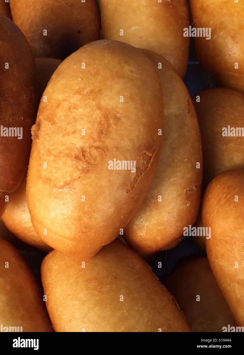 Deep fried chinese mantou bun hires stock photography and images Alamy