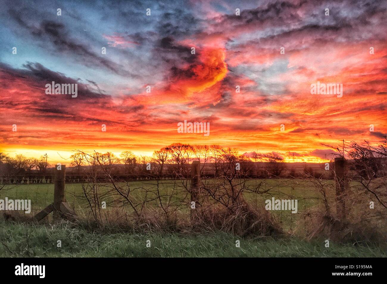 A farmer's sunrise of the fields Stock Photo - Alamy