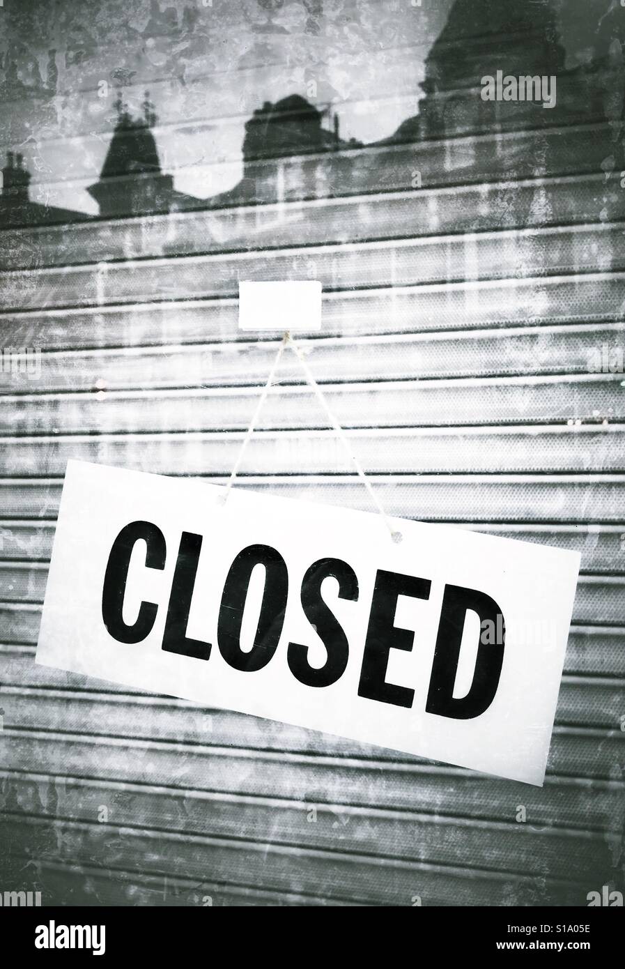 A closed shop sign Stock Photo Alamy