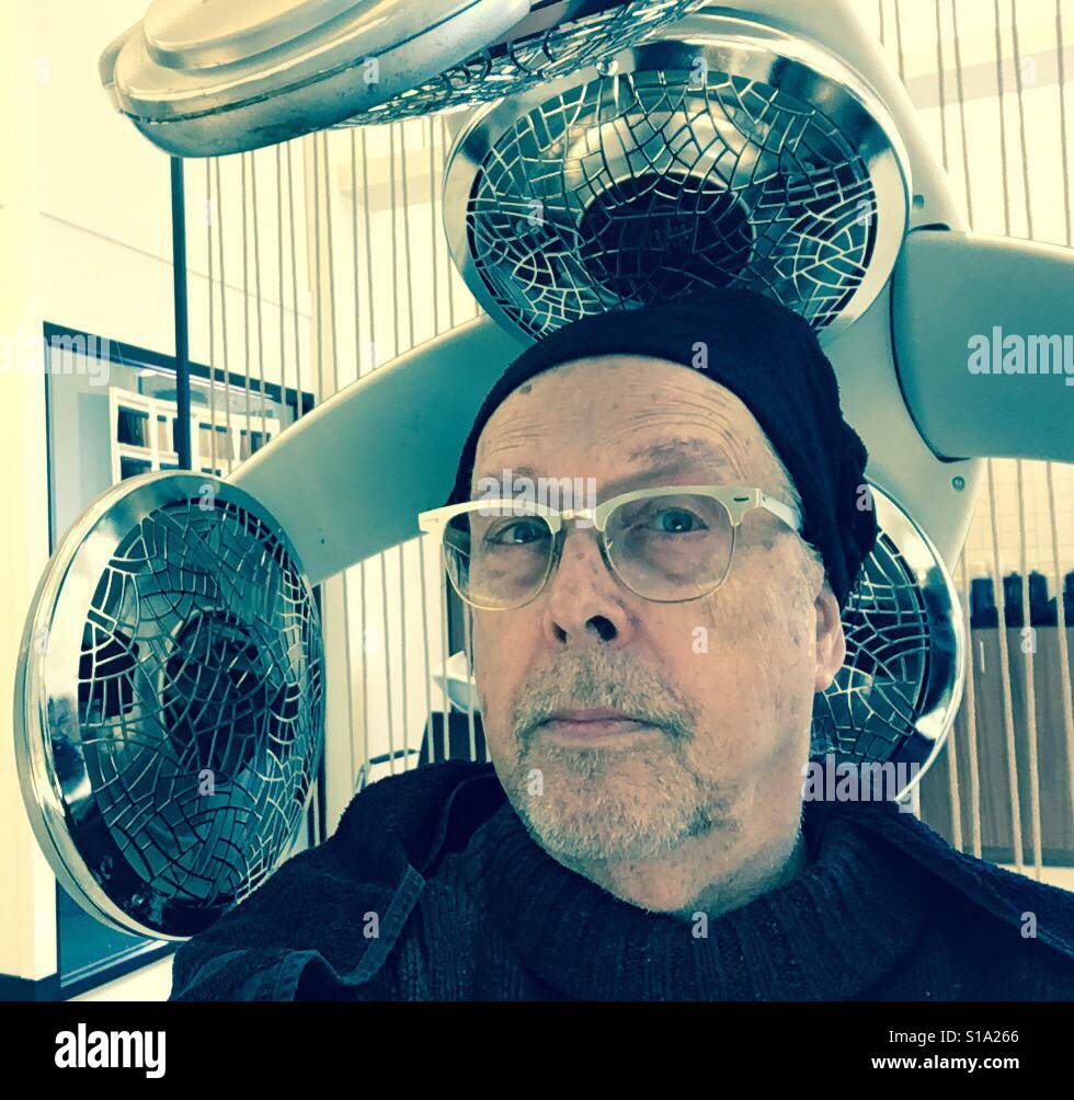 Male grooming hires stock photography and images Alamy