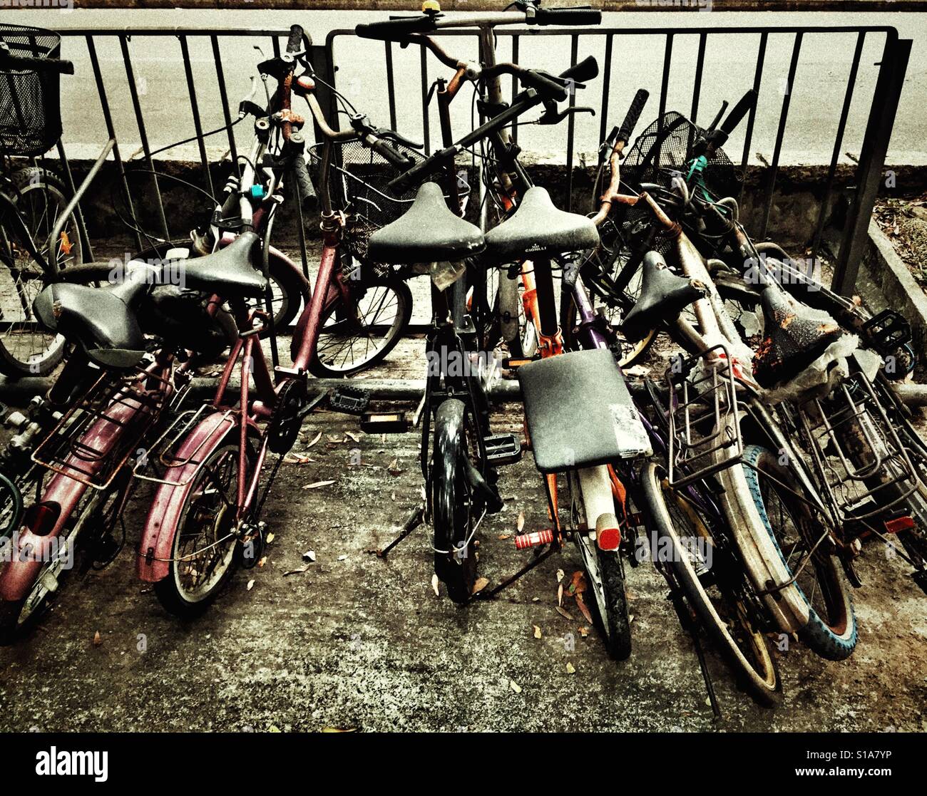 Bicycle abandoned hi-res stock photography and images - Alamy