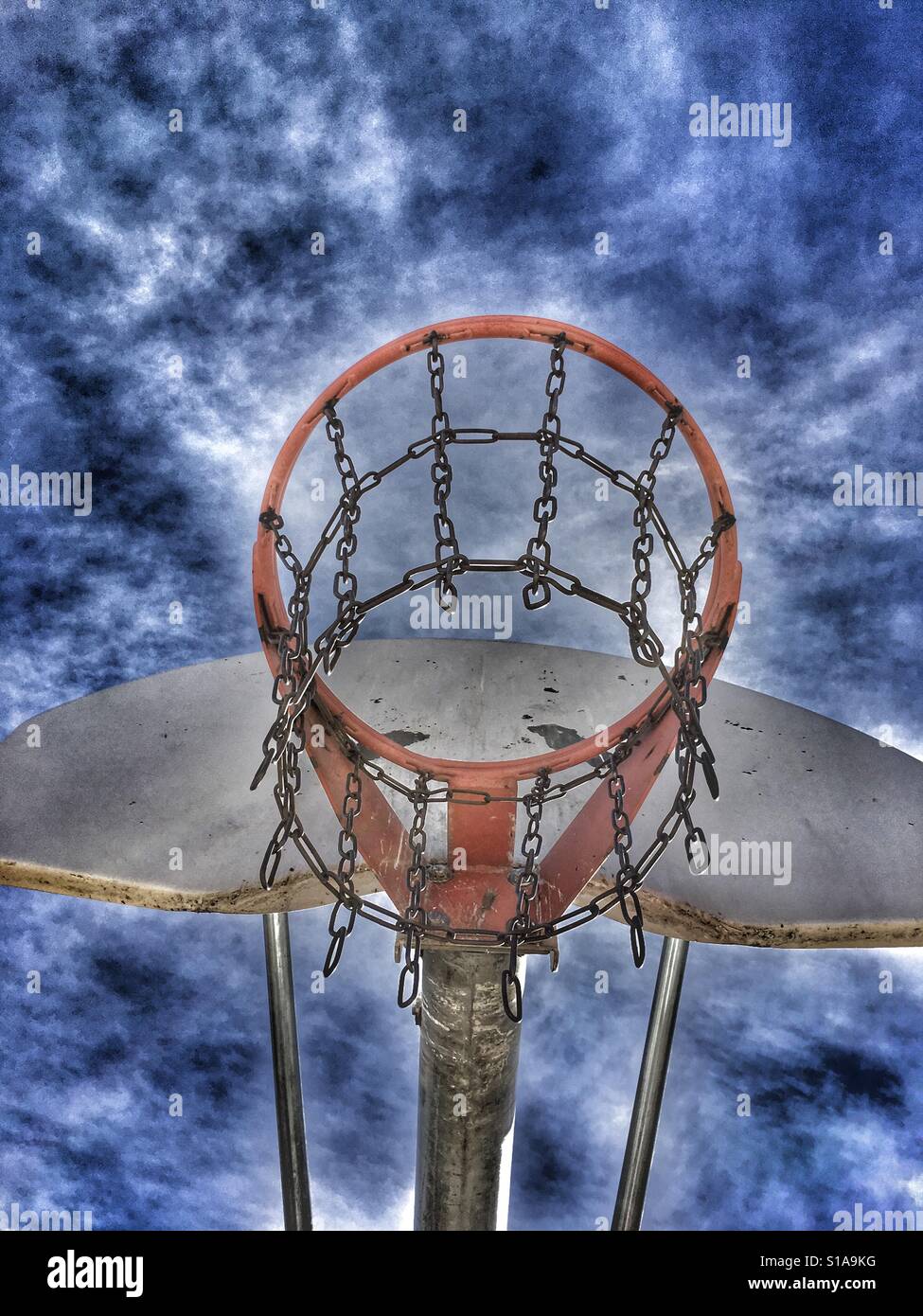 Basketball hoop chain net hires stock photography and images Alamy