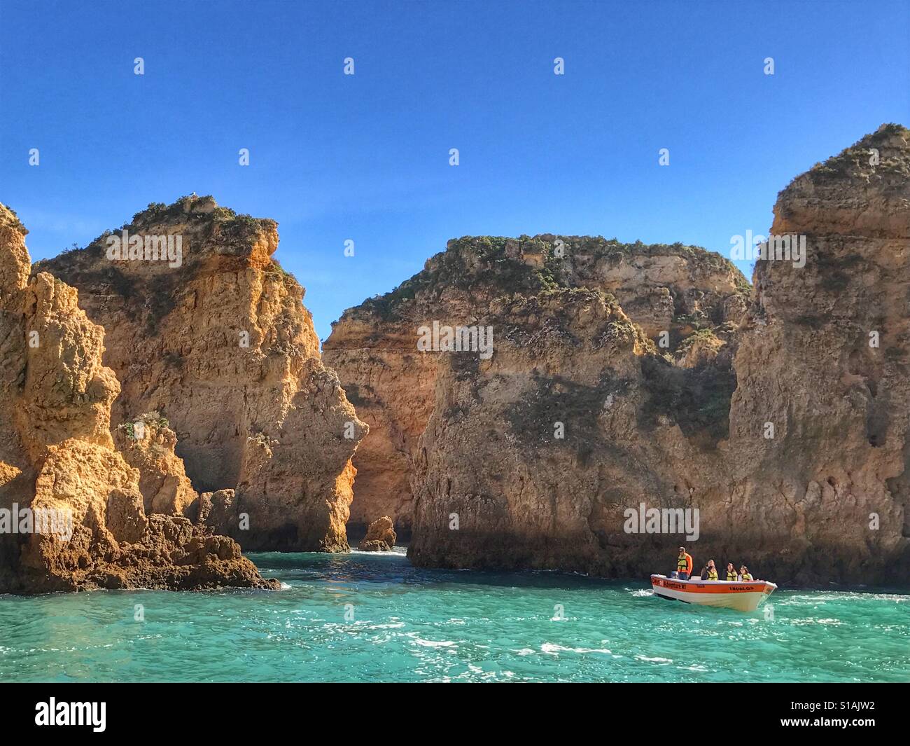 Ponta Da Piedade Algarve Portugal Stock Photo Alamy ponta-da-piedade-algarve-portugal-stock-photo-alamy